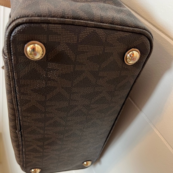 Michael Kors Jet Set Signature Logo Tote Handbag Purse 30S11TTT4B-200 in Brown - Picture 3 of 9